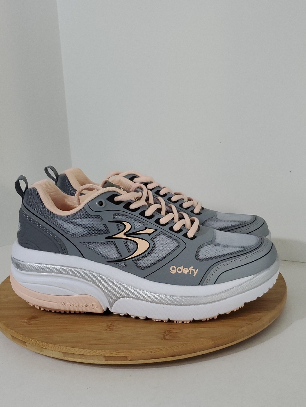 gdefy Women's Ion Gray & Peach Athletic Sneakers Size 8.5 NWT